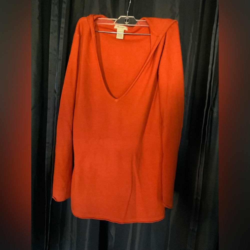 Women’s hooded sweater